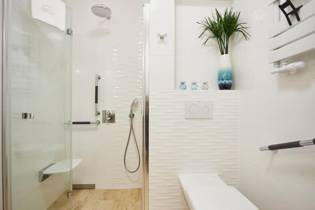 Golden Hour Apartments- Plac Slowianski 26 Свиноуйсьце Экстерьер фото